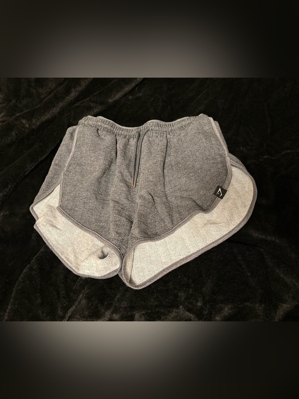 GYMSHARK Dualband Herringbone Lounge / Dolphin Shorts GREY Women's MEDIUM